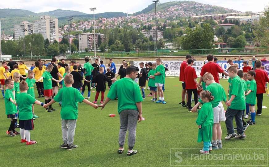 Otvoren turnir "Fudbal za sve na Zetri": Djeca uživaju u druženju i fudbalu